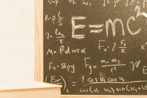 Formeln auf Kreidetafel